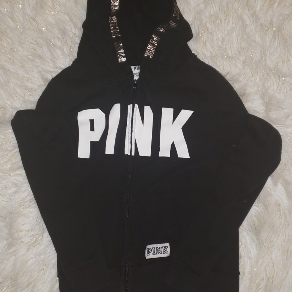 Pink sweater🖤